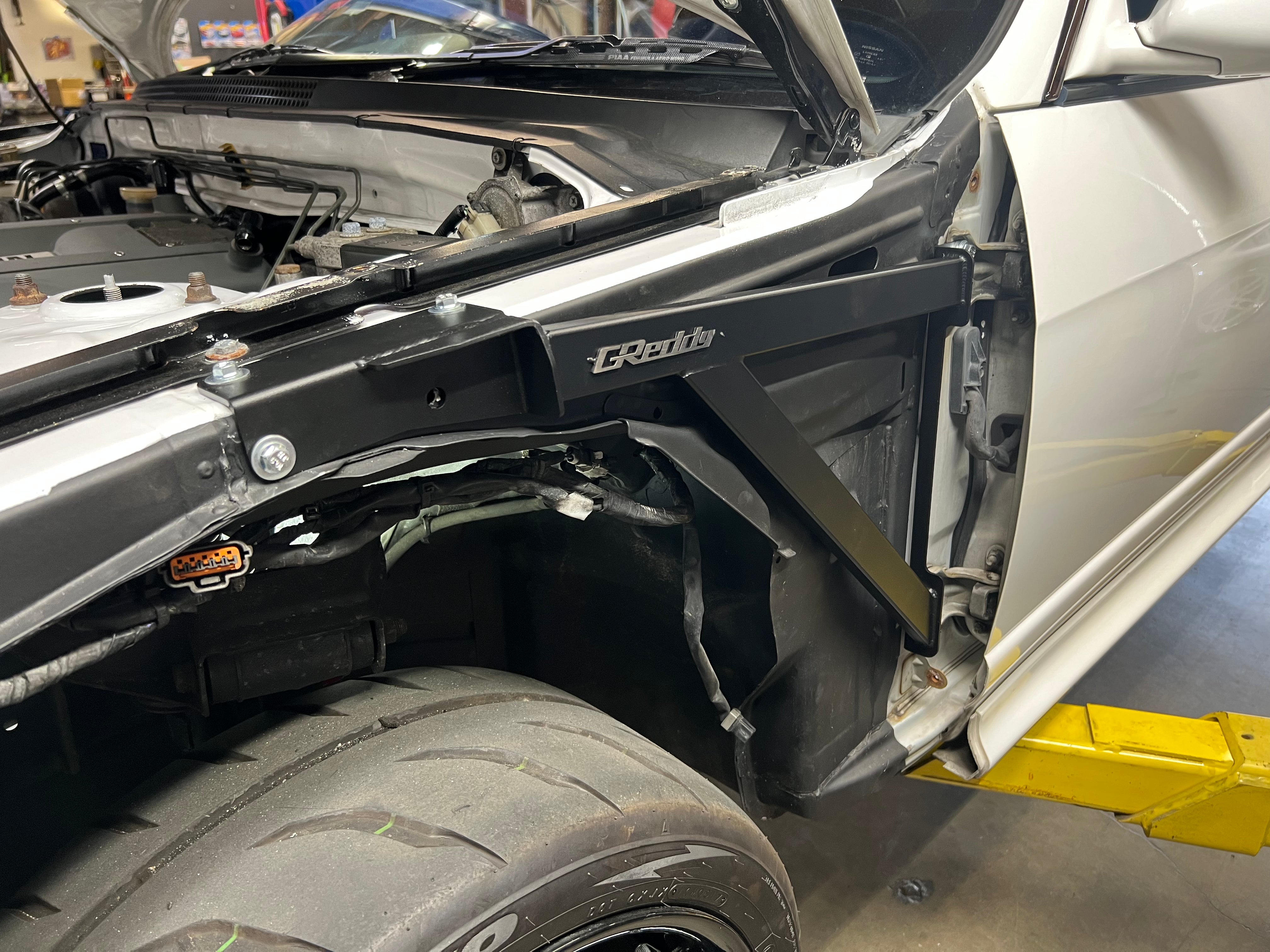 Skyline GT-R (BCNR33) Front Fender Brace