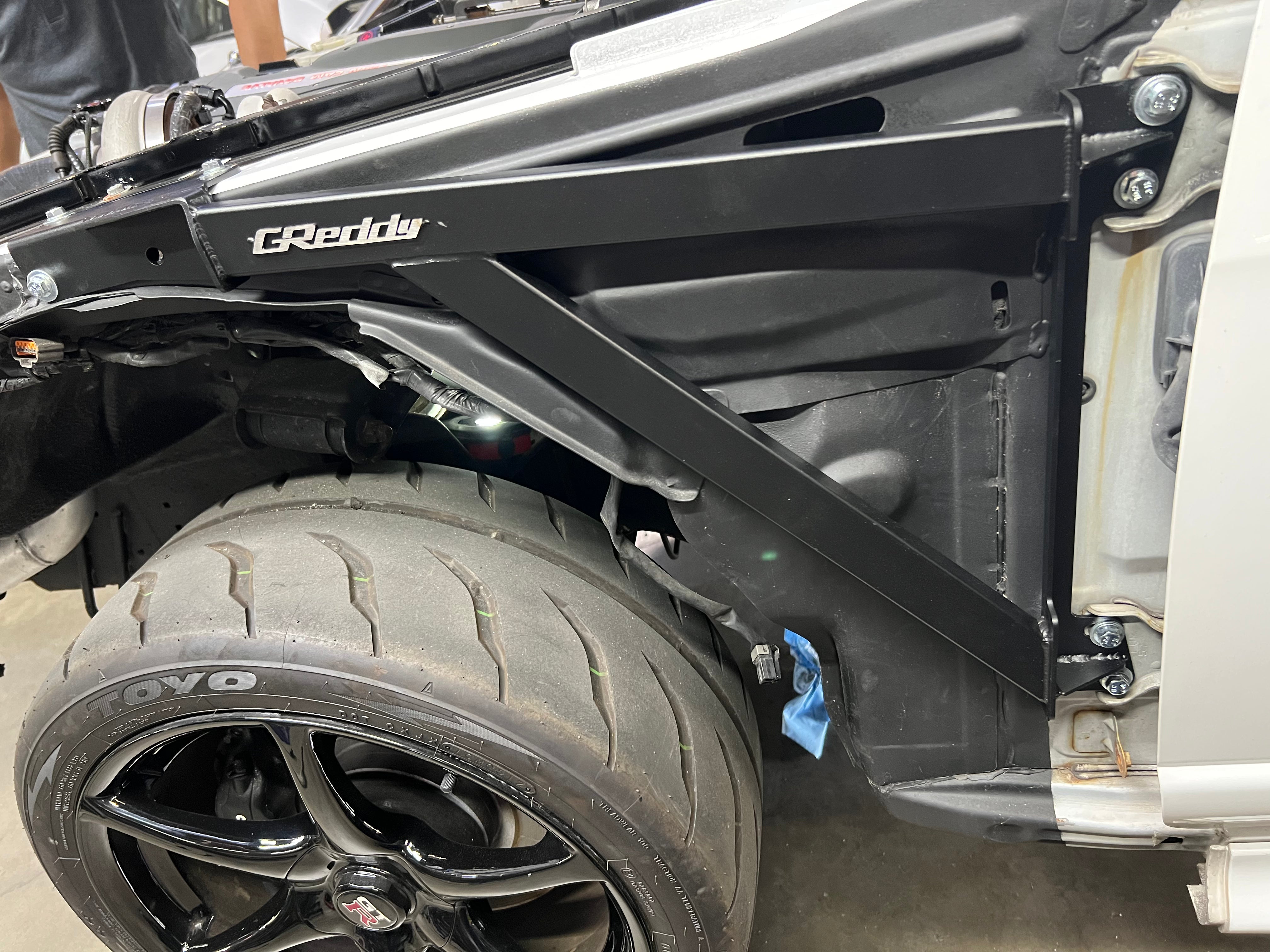 Skyline GT-R (BCNR33) Front Fender Brace