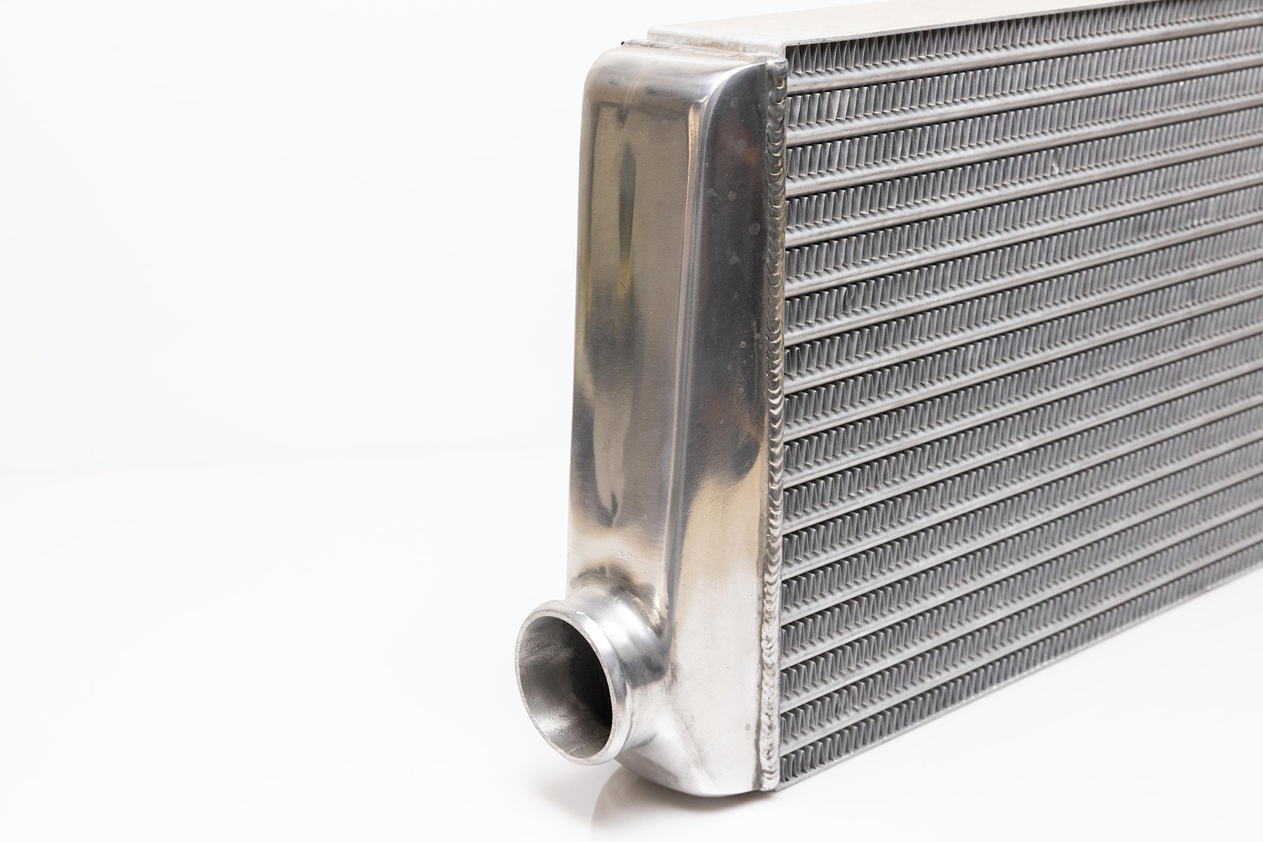 UNIVERSAL INTERCOOLER SPEC TYPE-24, BOTTOM 60mm INLET/OUTLET - (12001411)